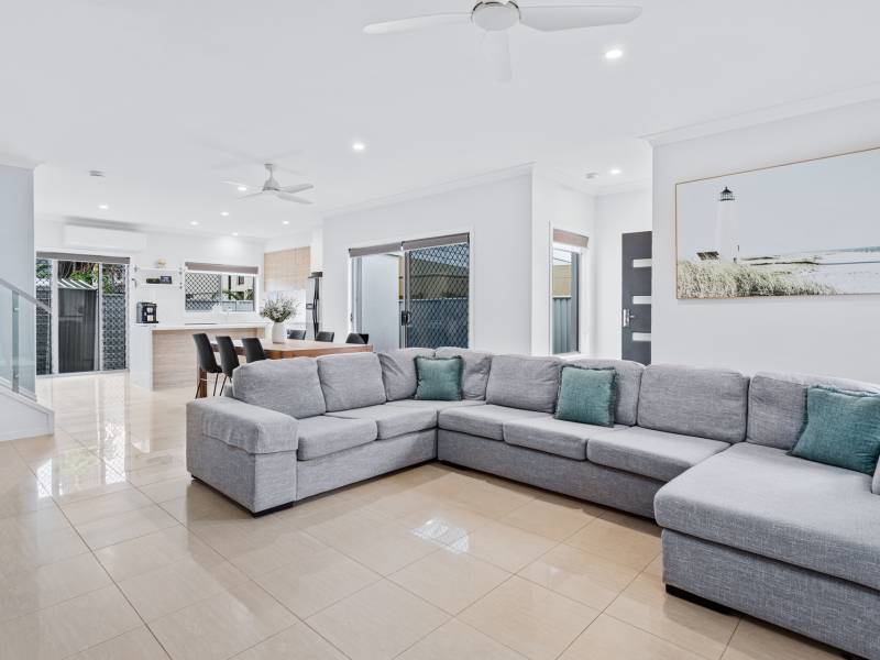 4/60 Broad Street, Labrador, QLD 4215 AUS