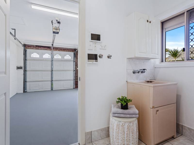 1/38A Middle Street, Labrador, QLD 4215 AUS