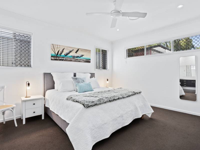 7 Goss Avenue, Labrador, QLD 4215 AUS