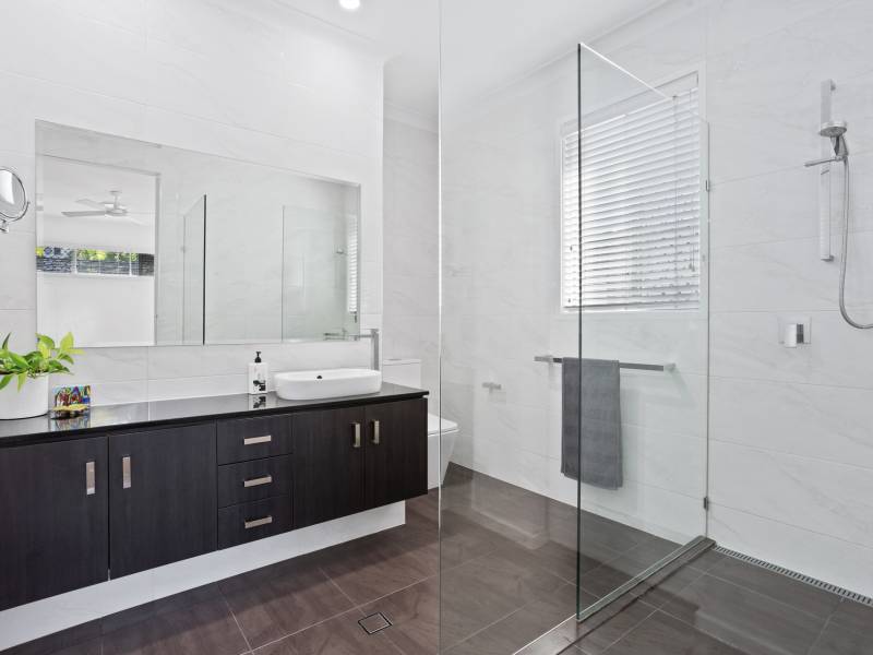 7 Goss Avenue, Labrador, QLD 4215 AUS