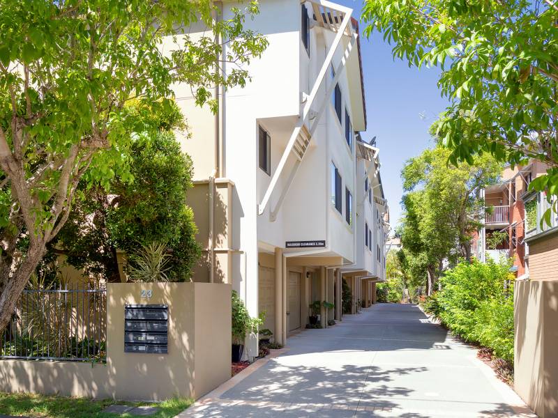 4/23 Bath Street, Labrador, QLD 4215 AUS