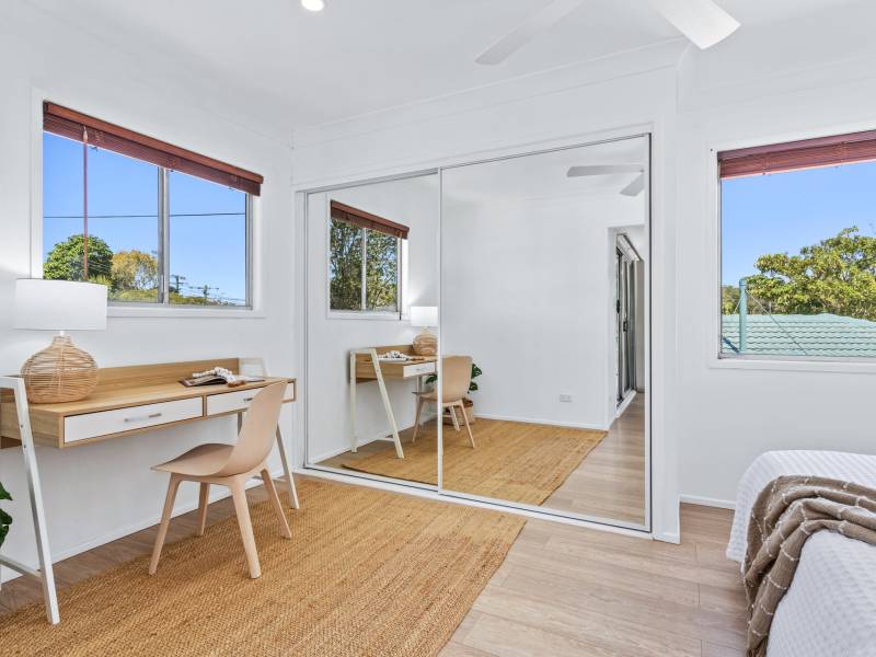 8 Beeka Street, Labrador, QLD 4215 AUS