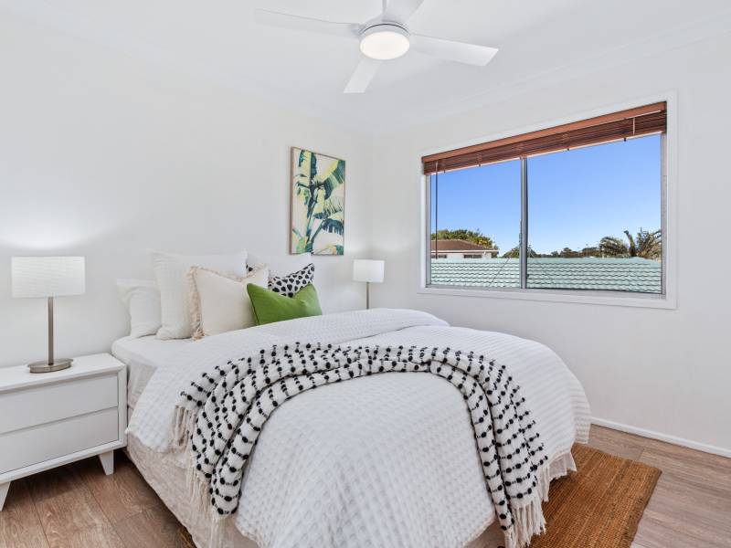 8 Beeka Street, Labrador, QLD 4215 AUS