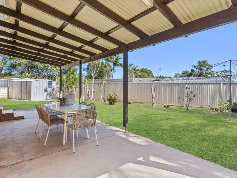 8 Beeka Street, Labrador, QLD 4215 AUS