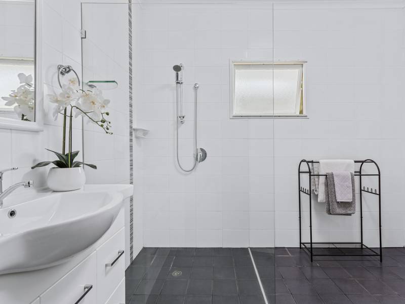 34 Ernest Street, Labrador, QLD 4215 AUS