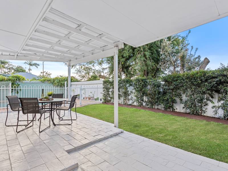 34 Ernest Street, Labrador, QLD 4215 AUS