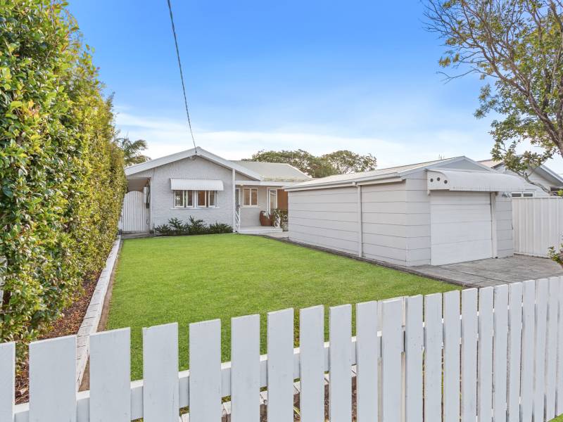 34 Ernest Street, Labrador, QLD 4215 AUS