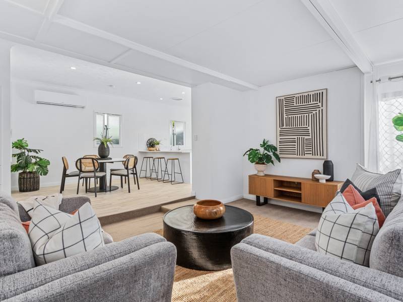 34 Ernest Street, Labrador, QLD 4215 AUS