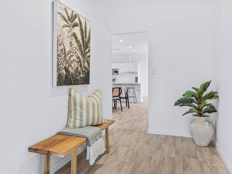 34 Ernest Street, Labrador, QLD 4215 AUS