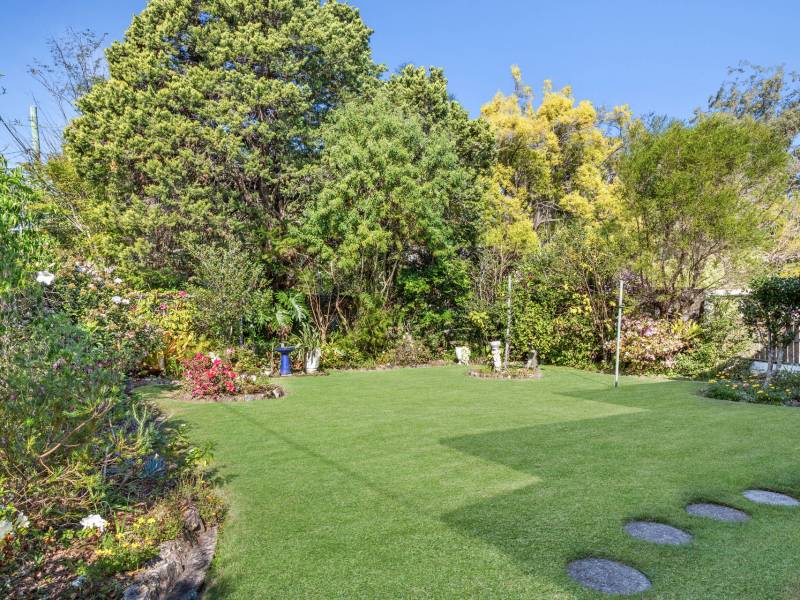 25 Muir Street, Labrador, QLD 4215 AUS