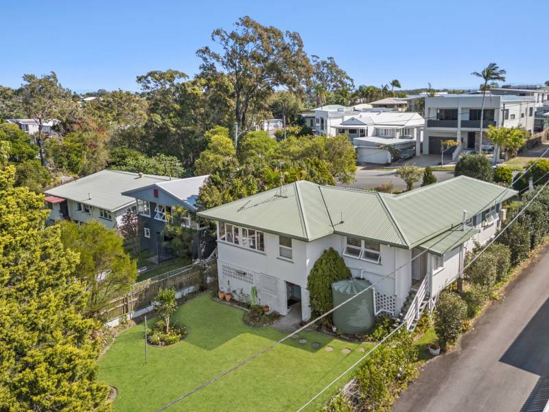 25 Muir Street, Labrador, QLD 4215 AUS