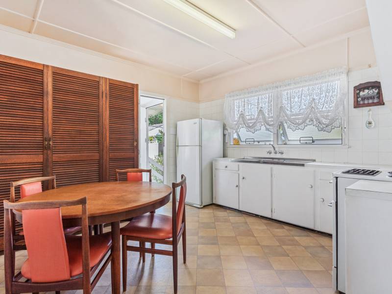 25 Muir Street, Labrador, QLD 4215 AUS