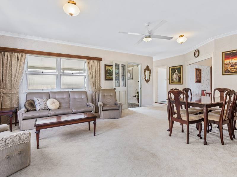 25 Muir Street, Labrador, QLD 4215 AUS