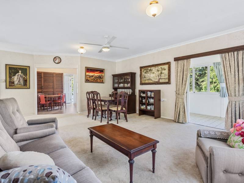 25 Muir Street, Labrador, QLD 4215 AUS