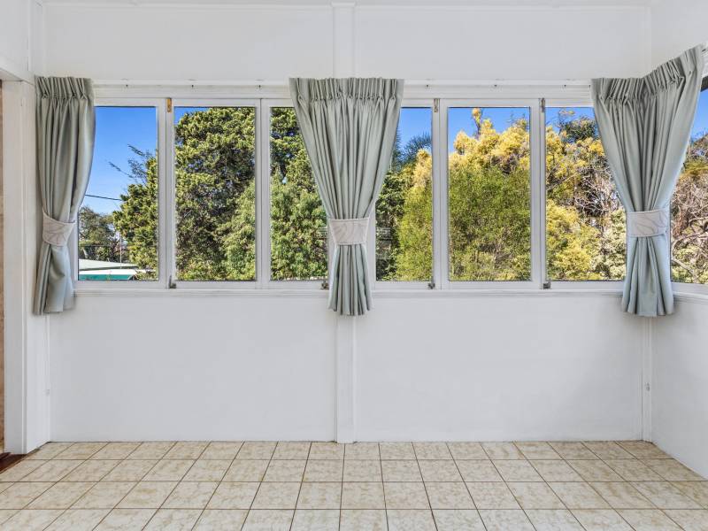 25 Muir Street, Labrador, QLD 4215 AUS