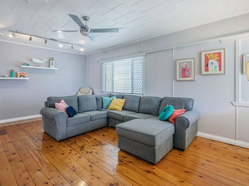 70 Robert Street, Labrador, QLD 4215 AUS