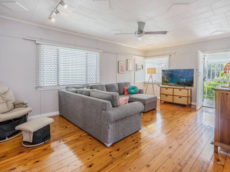 70 Robert Street, Labrador, QLD 4215 AUS