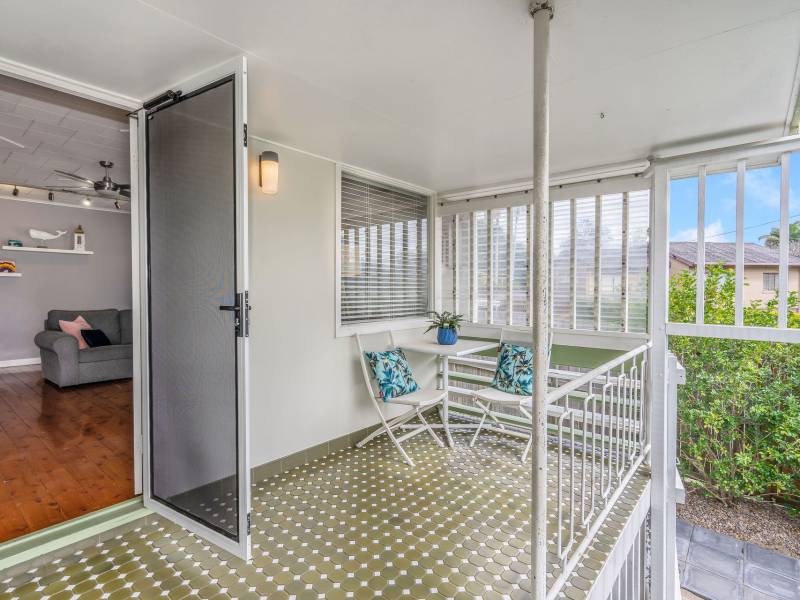 70 Robert Street, Labrador, QLD 4215 AUS