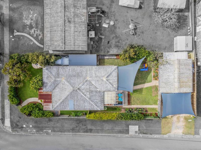 70 Robert Street, Labrador, QLD 4215 AUS