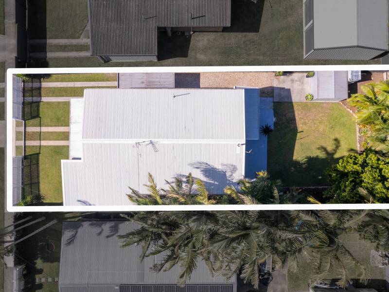 52 Whiting Street, Labrador, QLD 4215 AUS