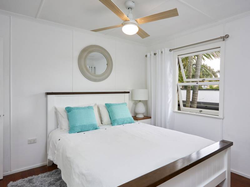 52 Whiting Street, Labrador, QLD 4215 AUS