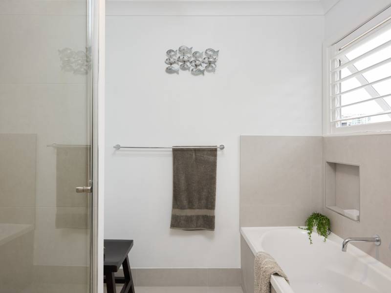 52 Whiting Street, Labrador, QLD 4215 AUS