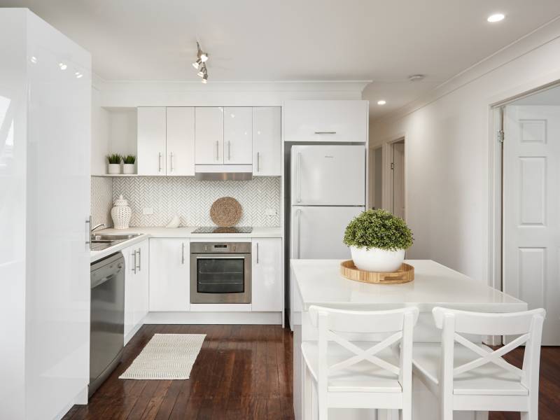 52 Whiting Street, Labrador, QLD 4215 AUS