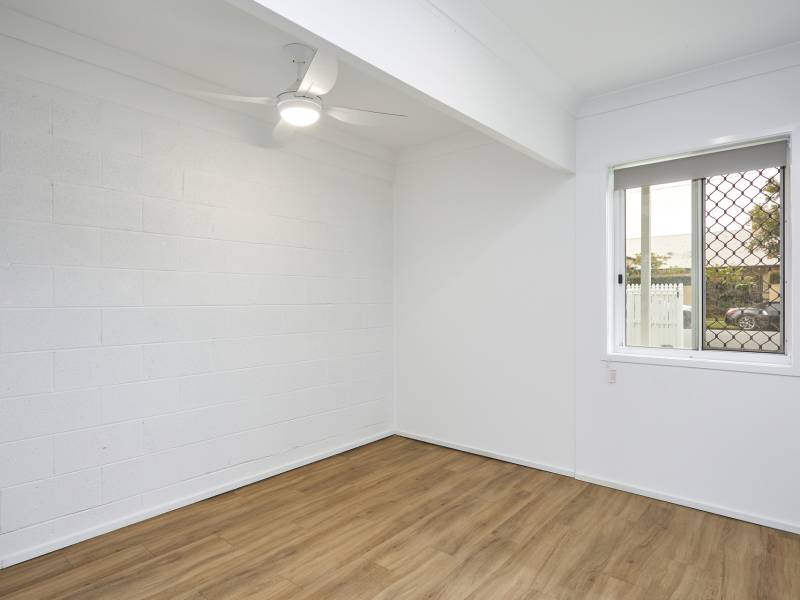 52 Whiting Street, Labrador, QLD 4215 AUS