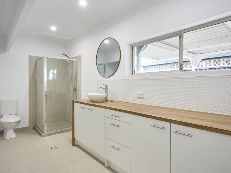 52 Whiting Street, Labrador, QLD 4215 AUS