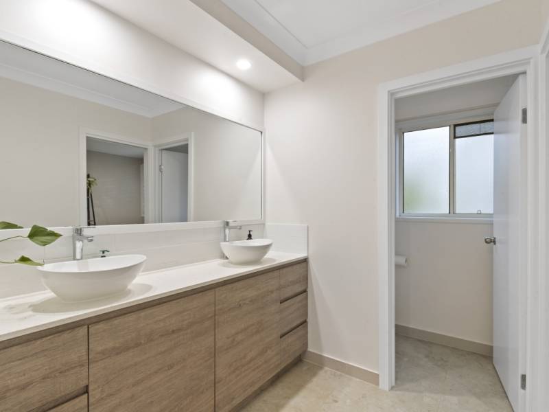 8 Rivett Court, Mudgeeraba, QLD 4213 AUS