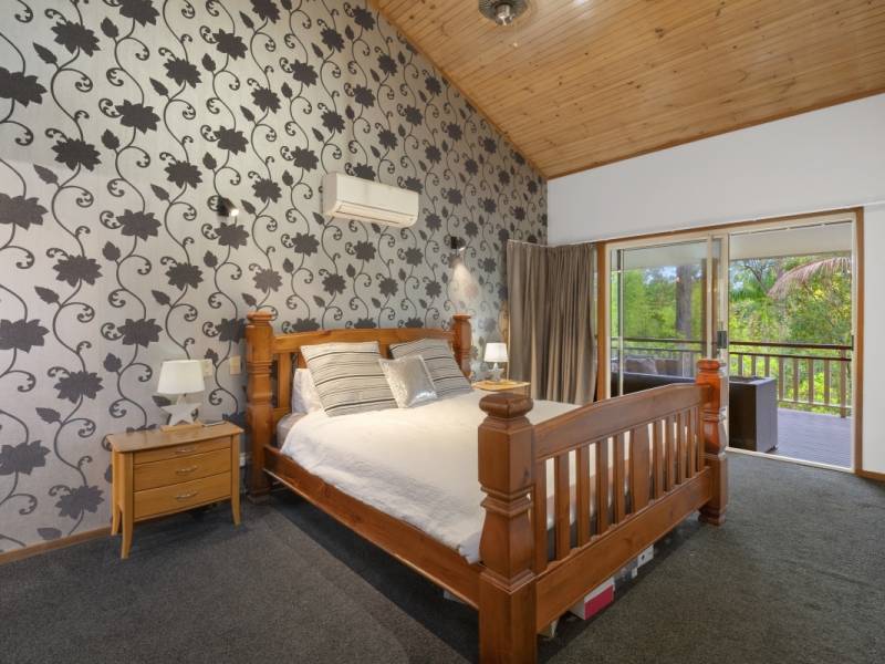 8 Rivett Court, Mudgeeraba, QLD 4213 AUS