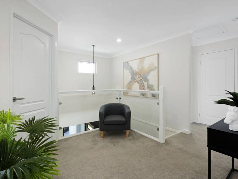 25 Golden Bear Drive, Arundel, QLD 4214 AUS