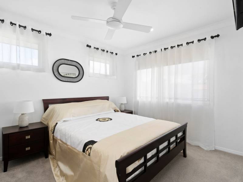 25 Golden Bear Drive, Arundel, QLD 4214 AUS