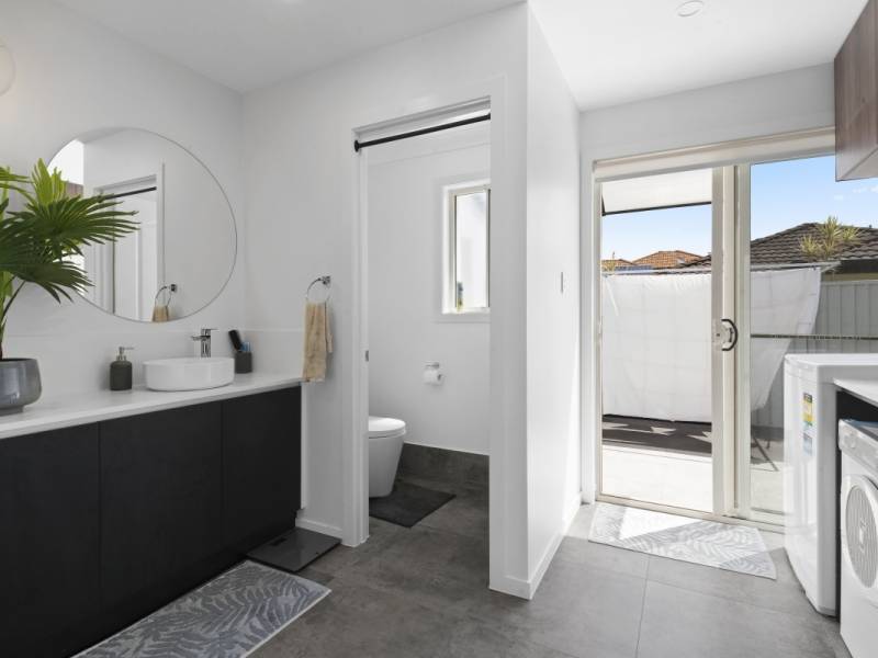 25 Golden Bear Drive, Arundel, QLD 4214 AUS