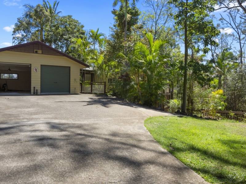 8 Rivett Court, Mudgeeraba, QLD 4213 AUS