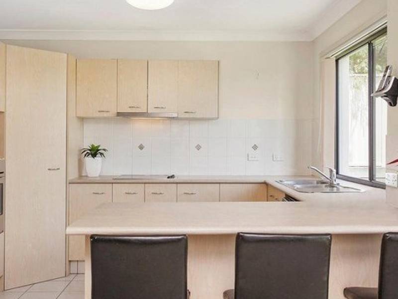 13 Katie Court, Arundel, QLD 4214 AUS