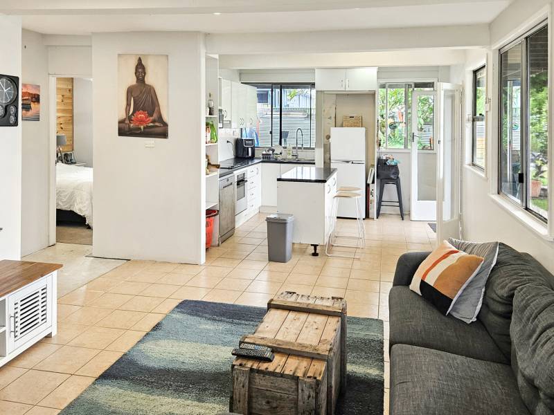 33 Brooke Avenue, Southport, QLD 4215 AUS