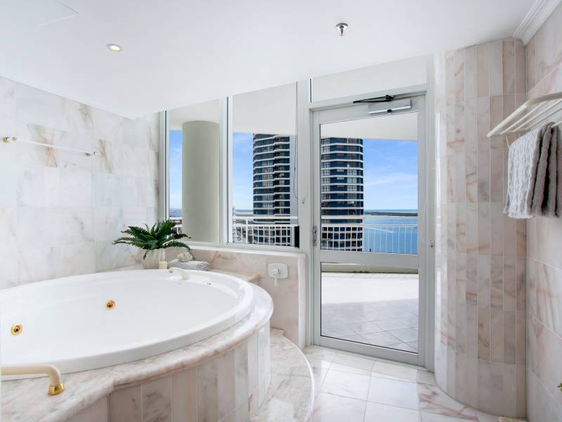 22F/5 Bayview Street, Runaway Bay, QLD 4216 AUS