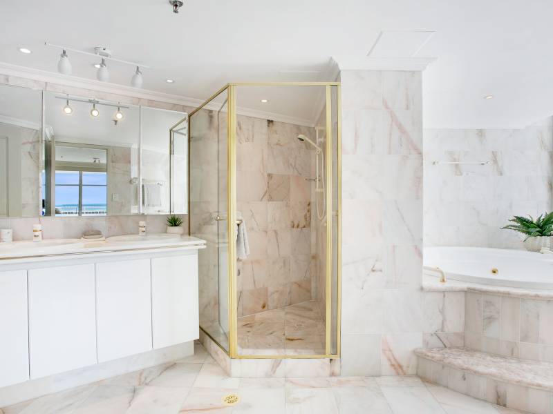 22F/5 Bayview Street, Runaway Bay, QLD 4216 AUS