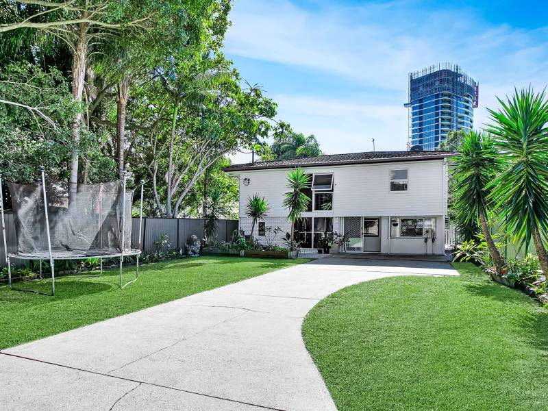 19 Gilmour Lane, Southport, QLD 4215 AUS