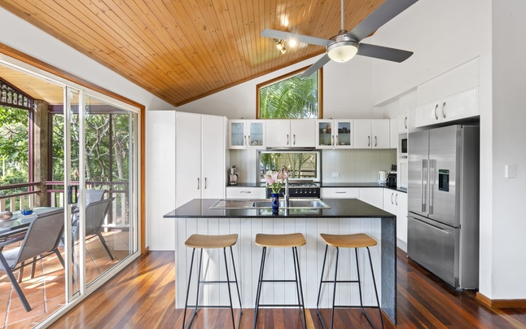 8 Rivett Court, Mudgeeraba  QLD  4213