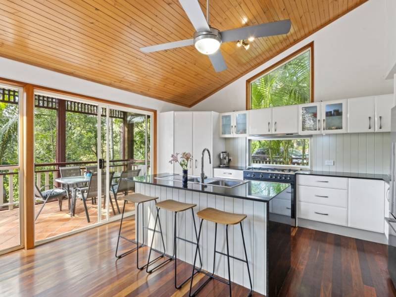 8 Rivett Court, Mudgeeraba, QLD 4213 AUS