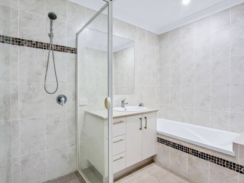 2/12 Azzurra Drive, Varsity Lakes, QLD 4227 AUS