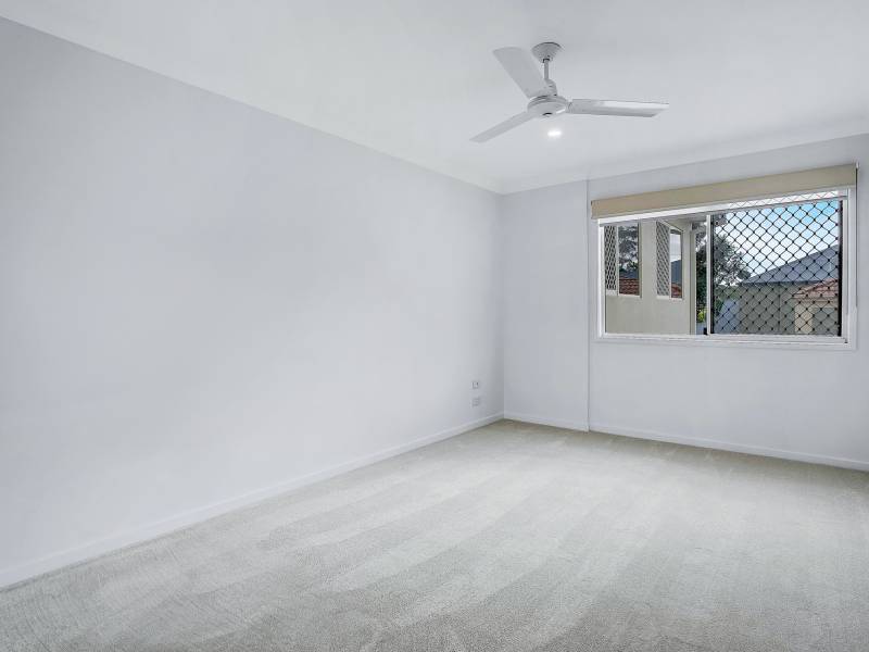 2/12 Azzurra Drive, Varsity Lakes, QLD 4227 AUS