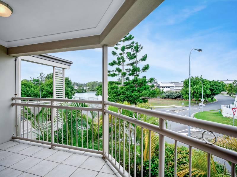 2/12 Azzurra Drive, Varsity Lakes, QLD 4227 AUS