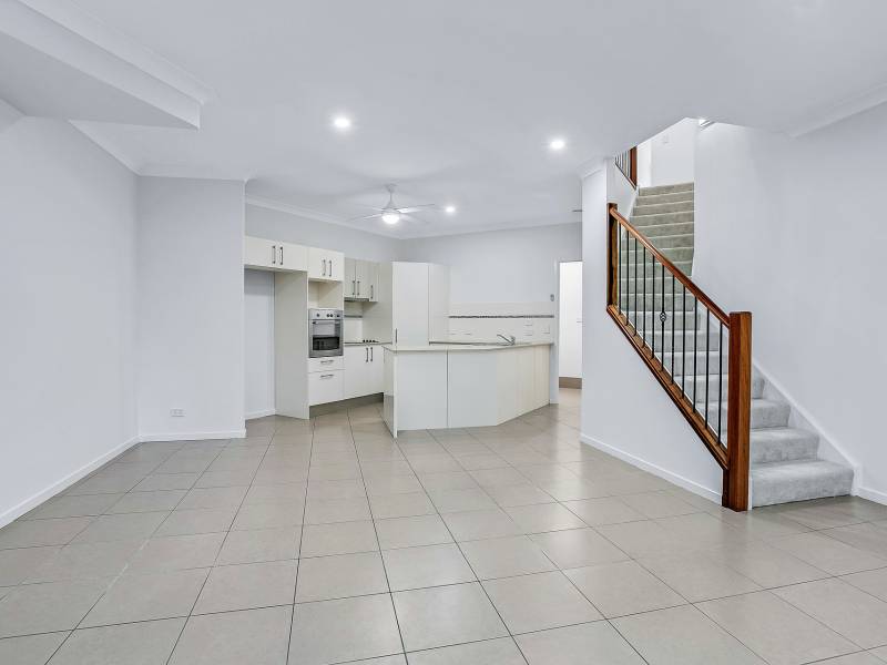 2/12 Azzurra Drive, Varsity Lakes, QLD 4227 AUS