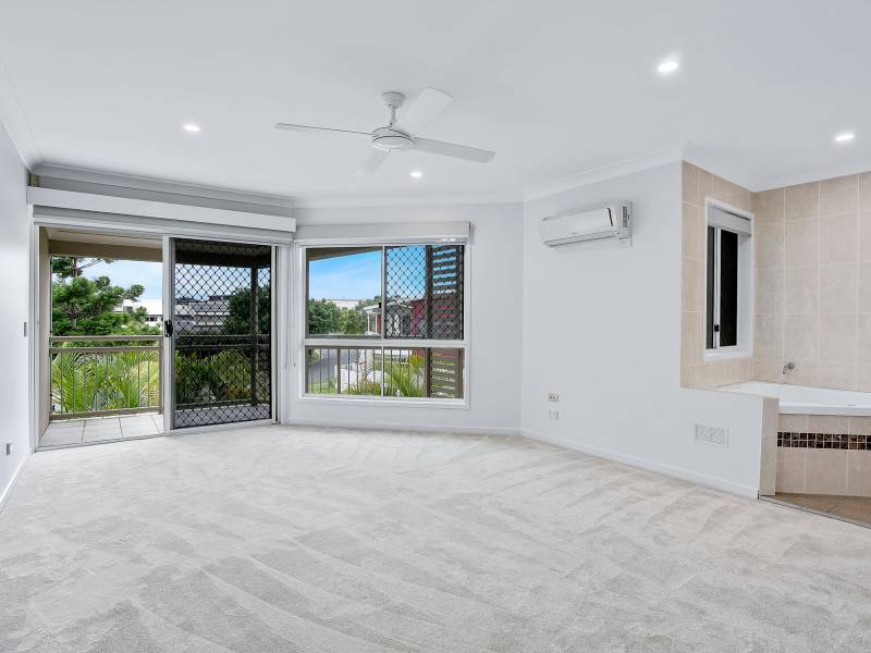 2/12 Azzurra Drive, Varsity Lakes, QLD 4227 AUS