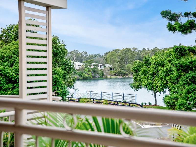 2/12 Azzurra Drive, Varsity Lakes, QLD 4227 AUS