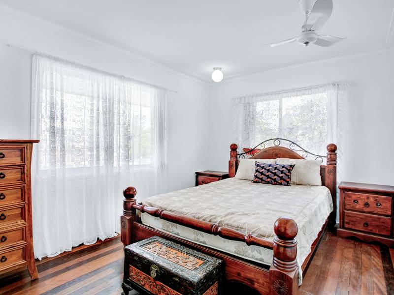 86 Central Street, Labrador, QLD 4215 AUS