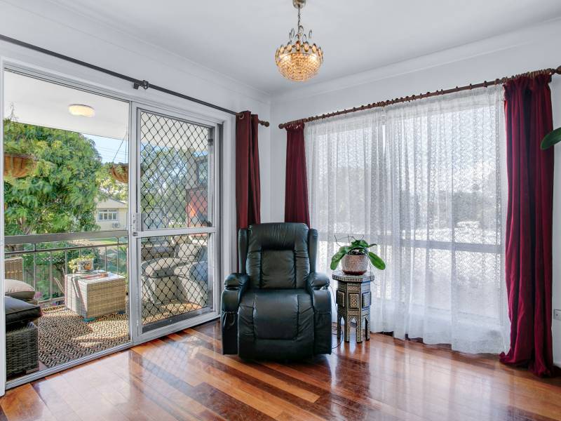 86 Central Street, Labrador, QLD 4215 AUS